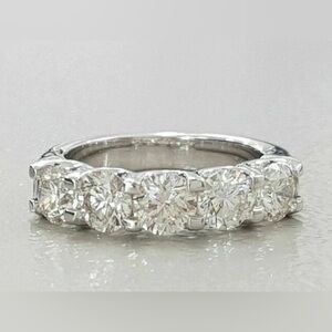 Elegant Silver Diamond Ring
